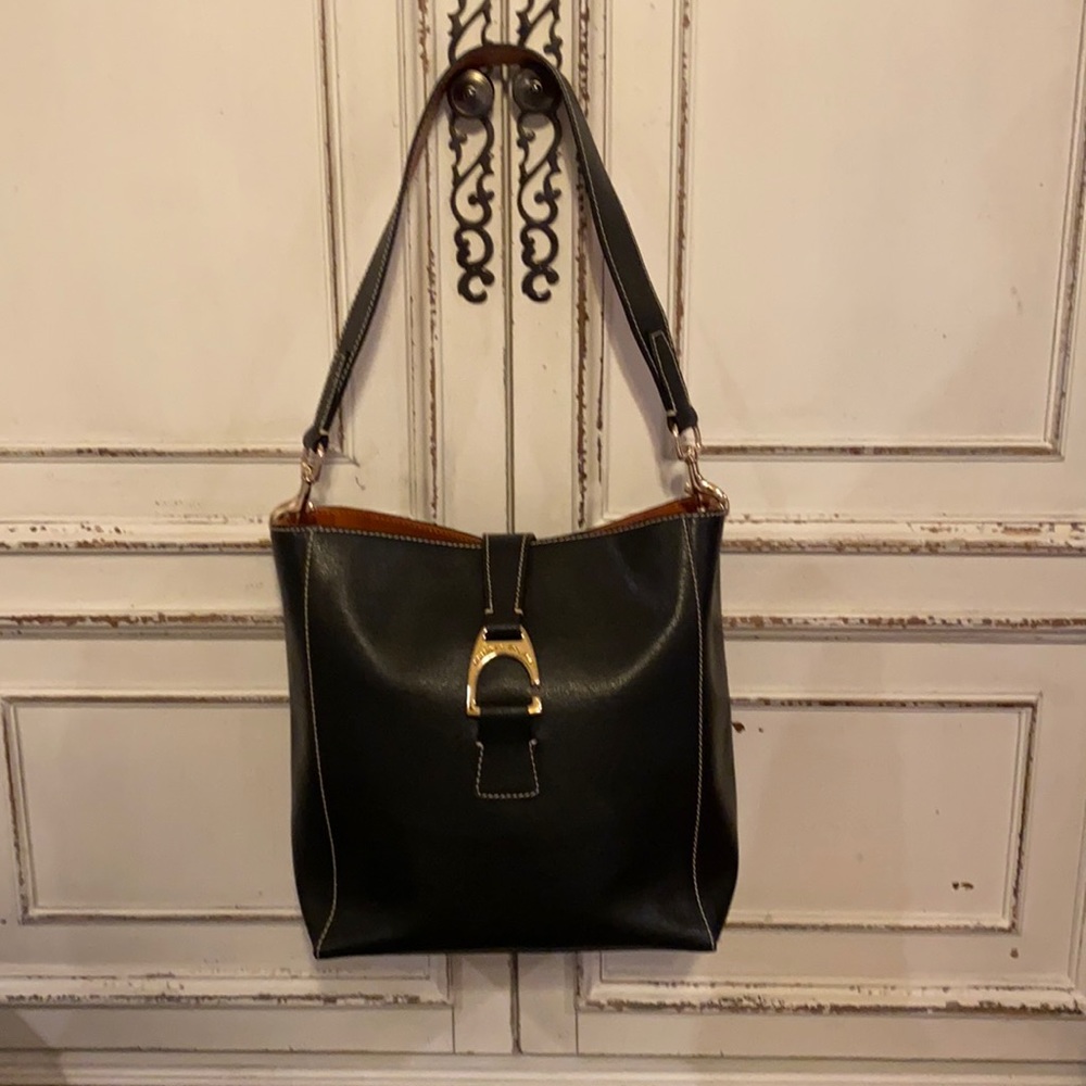 Dooney & Bourke handbag like new condition